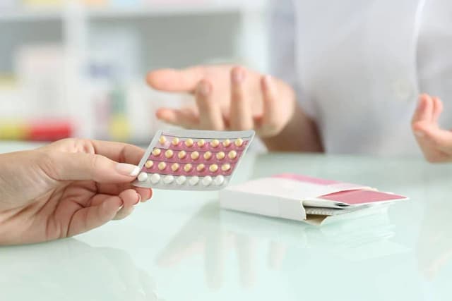 Objawy ciąży podczas zażywania tabletek antykoncepcyjnych – co musisz wiedzieć