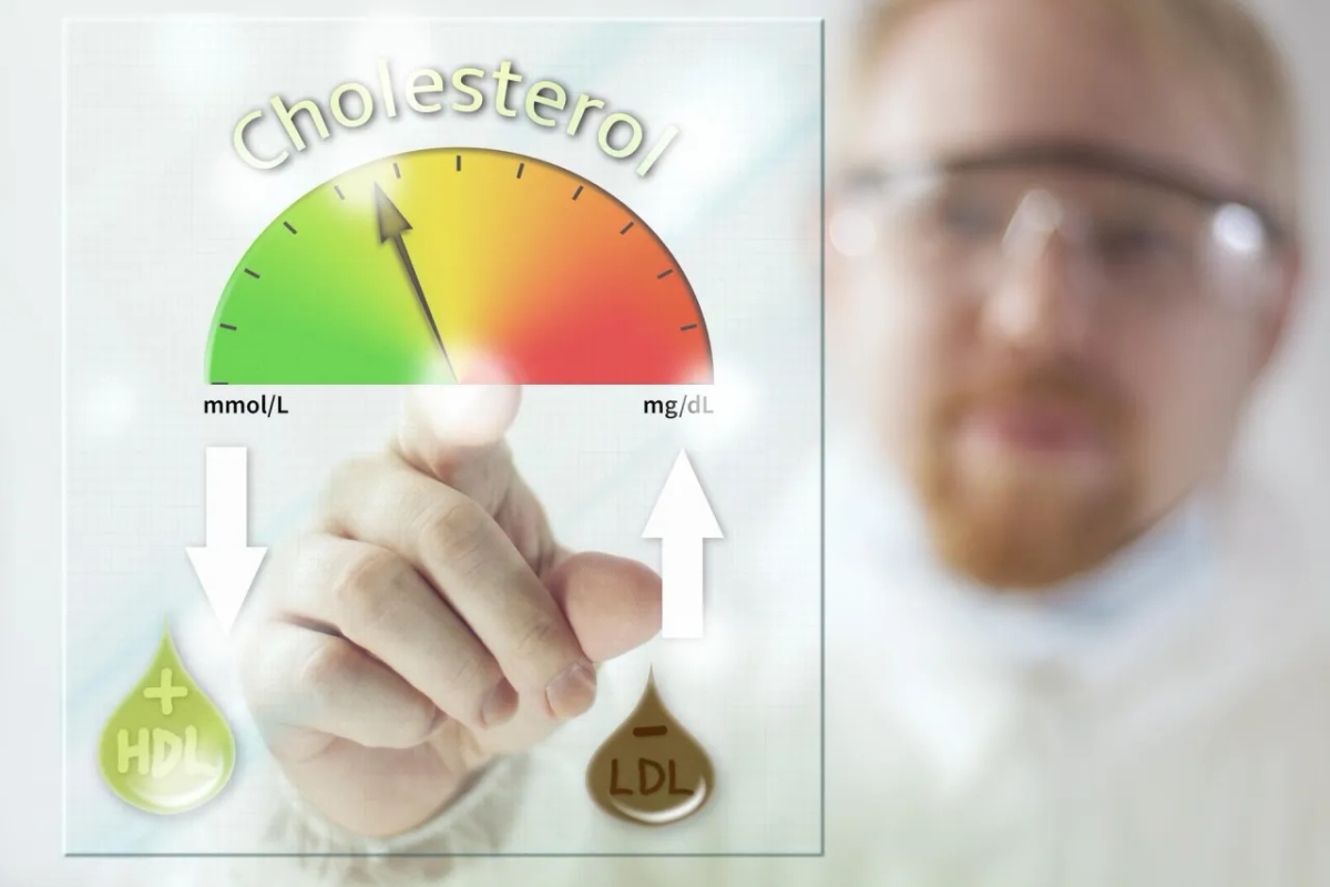 Podwyższony poziom cholesterolu we krwi: zagrożenia i skuteczne metody obniżenia